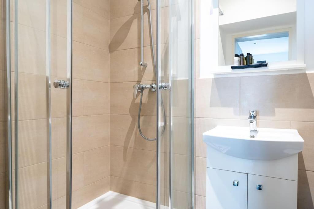 Chic Studio By City Center By Hm Wien Exteriör bild